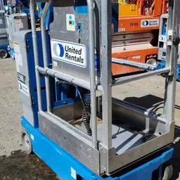 2017 Genie GR-12 Self-Propelled One-Person Lift