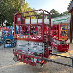 2019 MEC MICRO 19 Scissor Lift