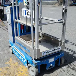 2018 Genie GR-12 Self-Propelled One-Person Lift