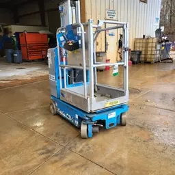 2015 Genie GR-20 Self-Propelled One-Person Lift