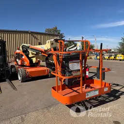 2016 JLG E450AJ Articulating Boom Lift
