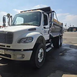2020 Freightliner M2-106 Truck