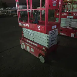 2019 MEC MICRO 19 Scissor Lift