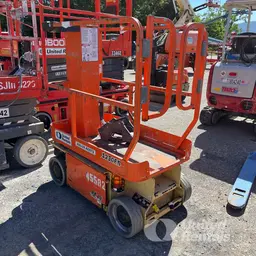 2017 JLG 1230ES Self-Propelled One-Person Lift