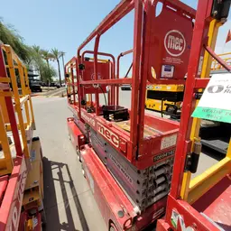 2017 MEC MICRO 19 Scissor Lift