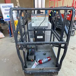 2016 JLG 20MVL Self-Propelled One-Person Lift