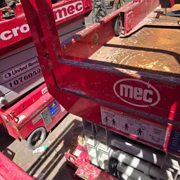 2018 MEC MICRO 19 Scissor Lift