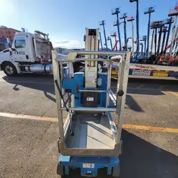 2018 Genie GR-20 Self-Propelled One-Person Lift