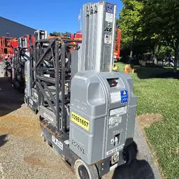 2019 JLG 20MVL Self-Propelled One-Person Lift