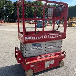 2019 MEC MICRO 19 Scissor Lift
