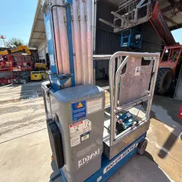 2016 Genie GR-20 Self-Propelled One-Person Lift