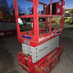 2019 MEC MICRO 19 Scissor Lift