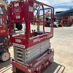 2018 MEC MICRO 19 Scissor Lift