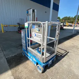 2019 Genie GR-20 Self-Propelled One-Person Lift