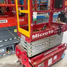 2019 MEC MICRO 19 Scissor Lift