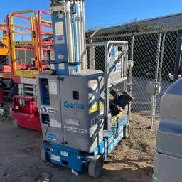 2018 Genie GR-20 Self-Propelled One-Person Lift